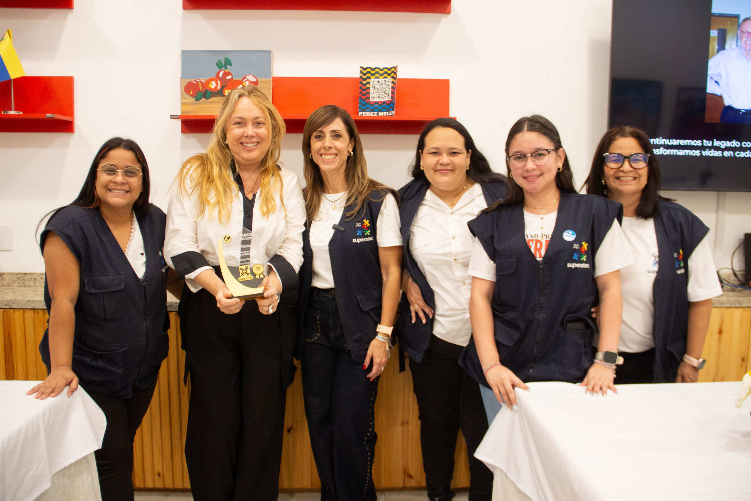 Gastronomía con propósito que transforma vidas “ITALIANOS 4THECHANGE” asegura nuevas oportunidades para jóvenes de SUPERATEC