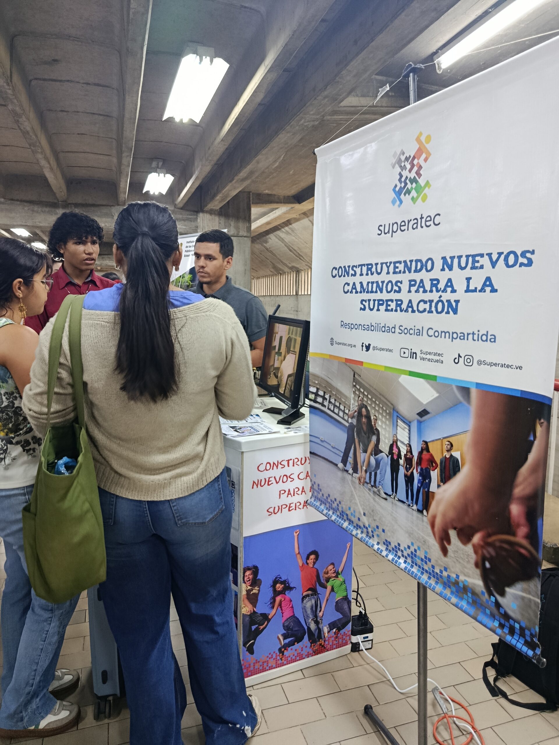 Superatec impulsa la empleabilidad juvenil en la Feria de Empleo y Pasantías de la UCV