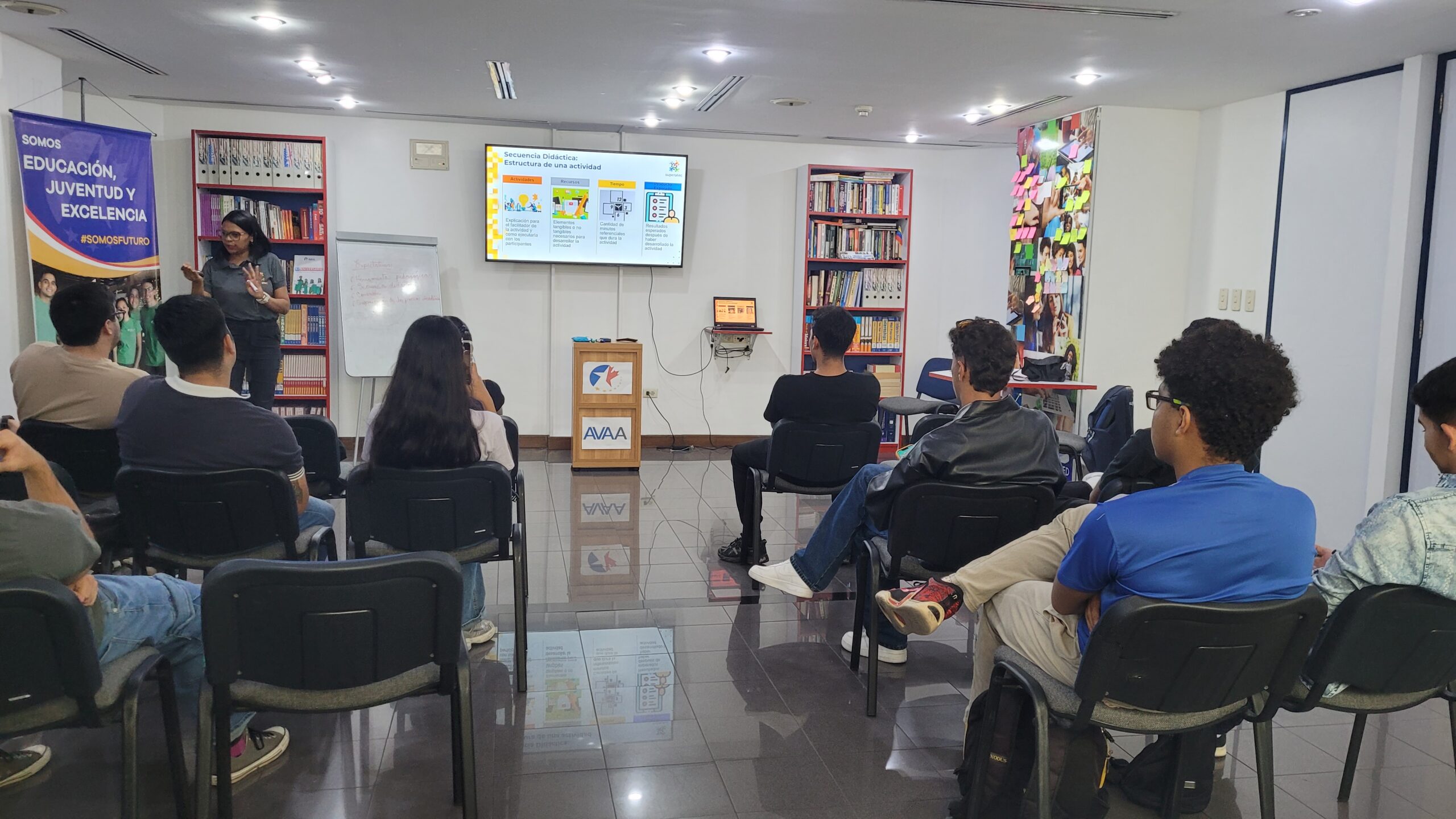 43 jóvenes venezolanos se forman como facilitadores de tecnología