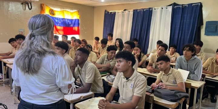 Superatec y FUNDEI Capítulo Zulia potencian el perfil laboral de 135 estudiantes de la E.T.I. Anselmo Belloso