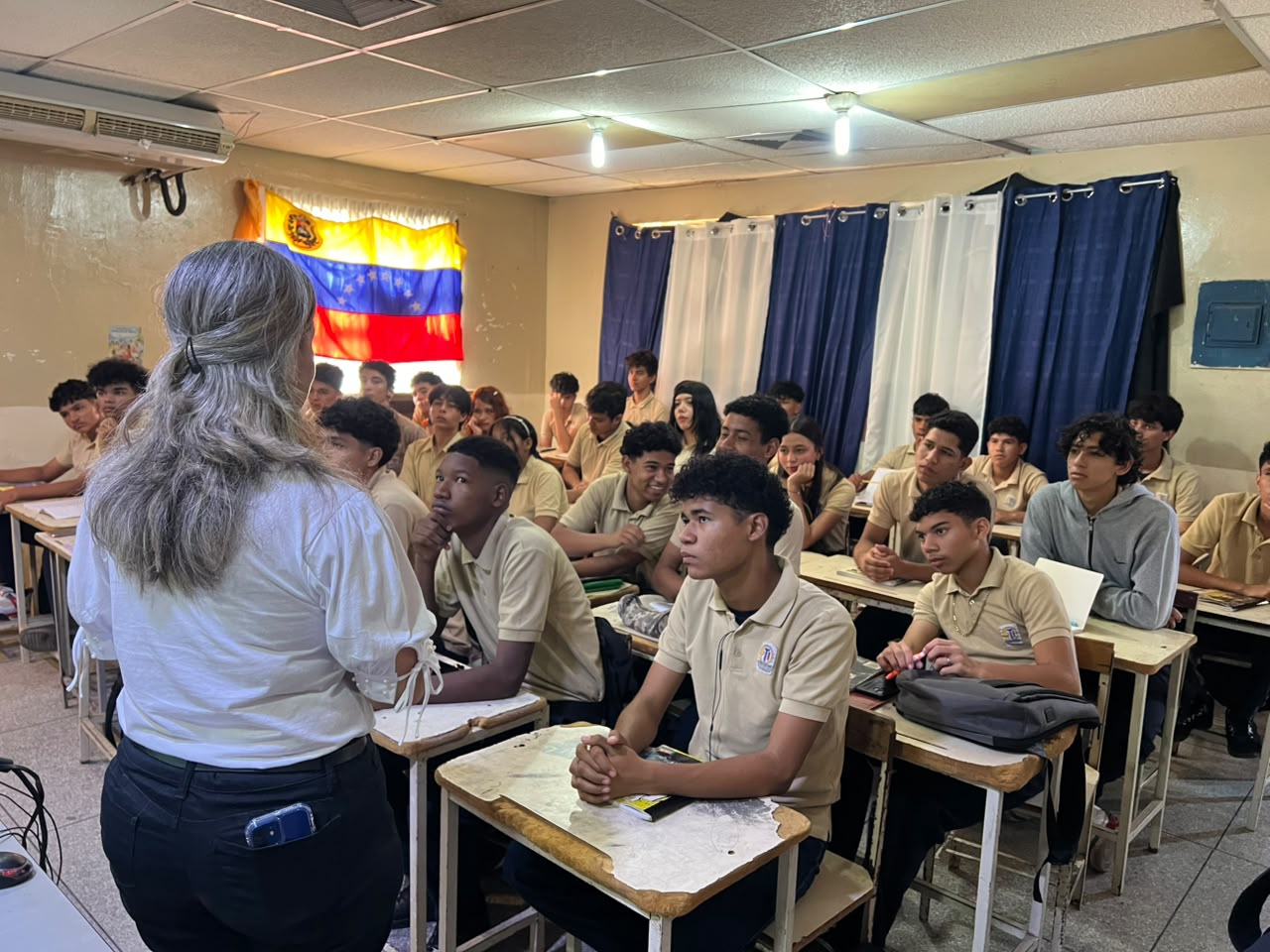 Superatec y FUNDEI Capítulo Zulia potencian el perfil laboral de 135 estudiantes de la E.T.I. Anselmo Belloso